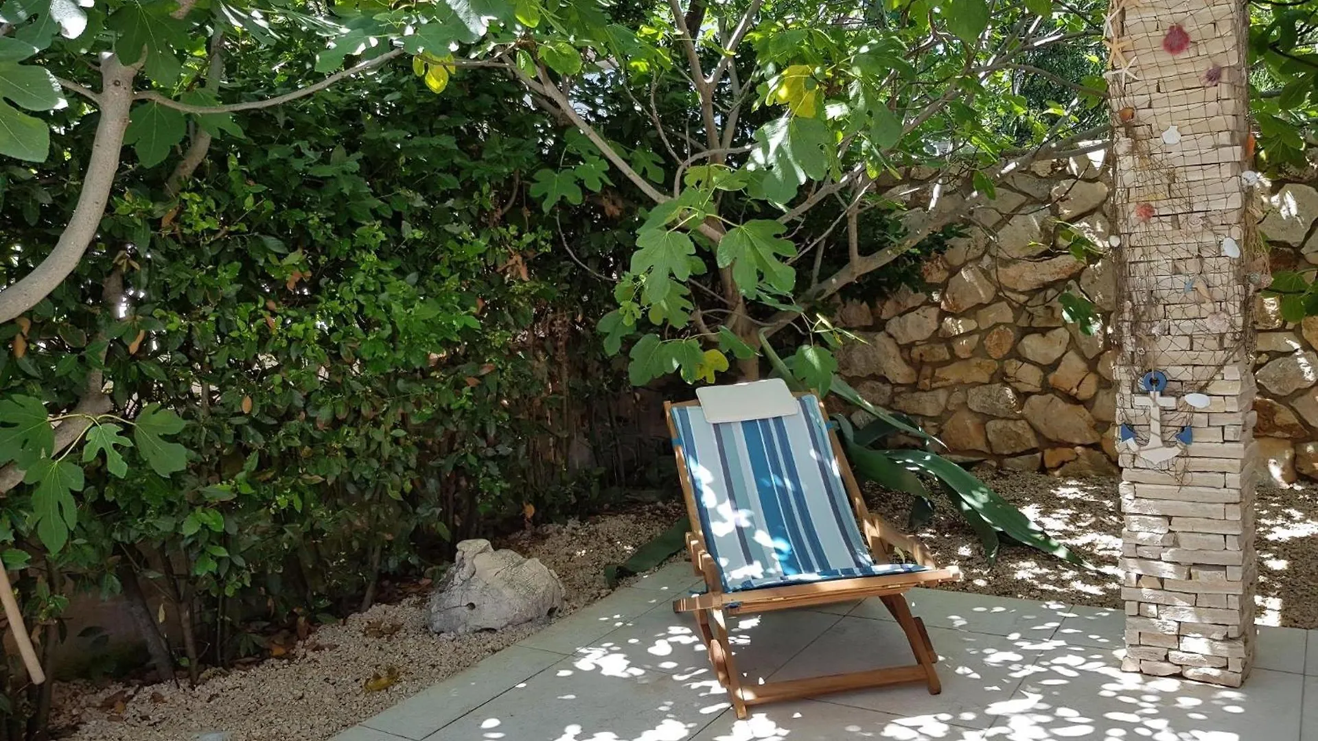 Apartment After All Wohnung Mit Pool In Mandre, Pag